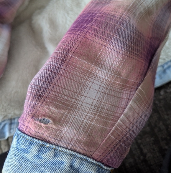 Vintage Levi's Sherpa Denim Trucker Jacket - Picture 6 of 12